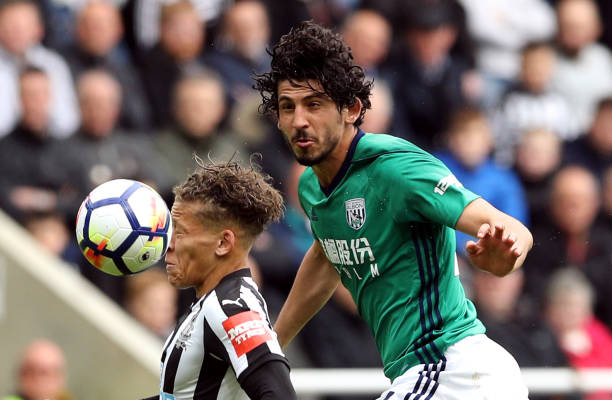 也随之紧绷 也随之紧绷